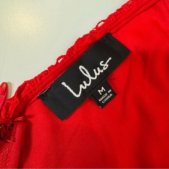Lulu’s First Kiss Red Lace Sheath Dress Embroidered V Cut Chic size medium - Picture 11 of 12